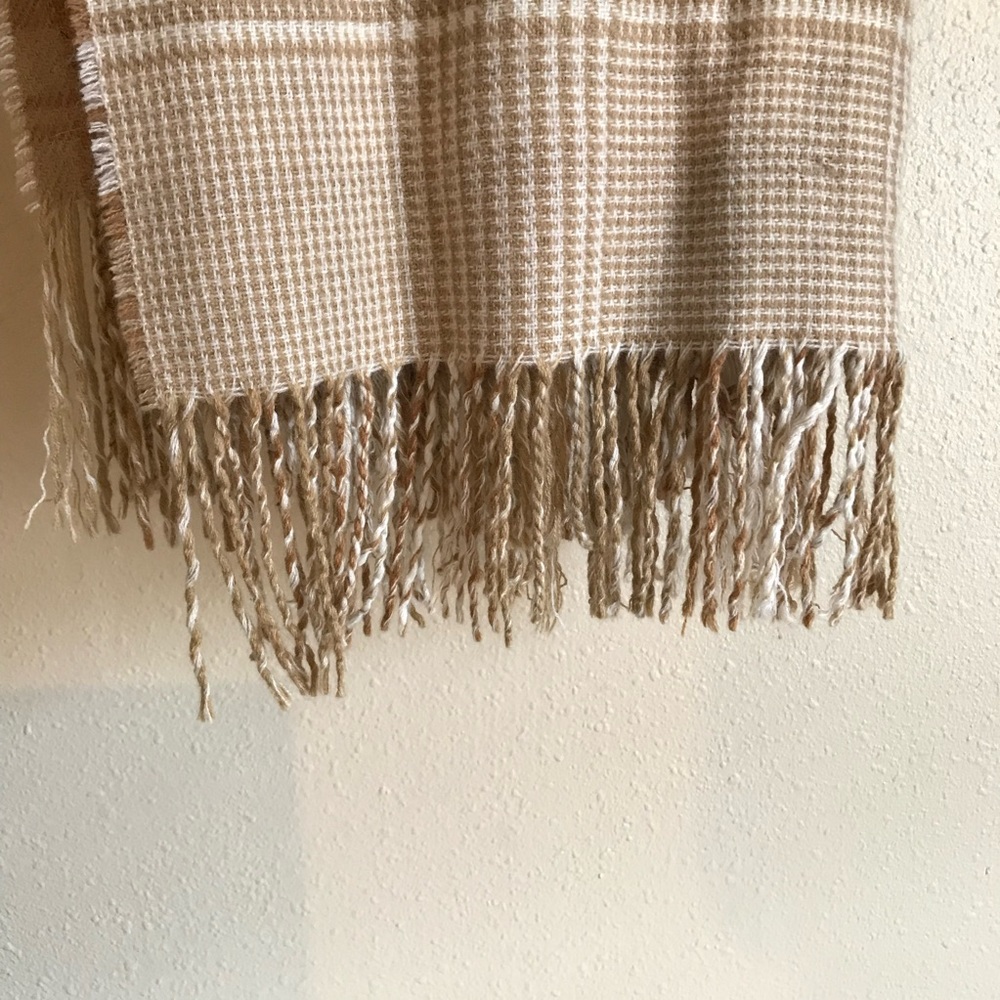 Two-Sided Beige Scarf - Picture 3 of 6